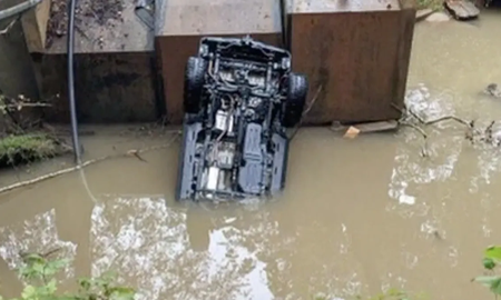 Un hombre murió al caer de un puente por seguir las instrucciones del GPS. Un hombre murió al caer de un puente por seguir las instrucciones del GPS.
