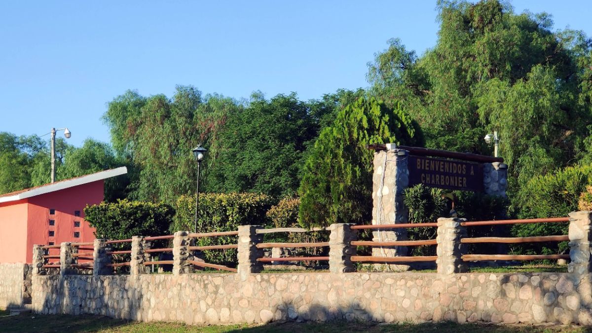 El Cerro Pajarillo y la Reserva de Hierbas Medicinales, lugares ideales para el trekking en Charbonier. El Cerro Pajarillo y la Reserva de Hierbas Medicinales, lugares ideales para el trekking en Charbonier.