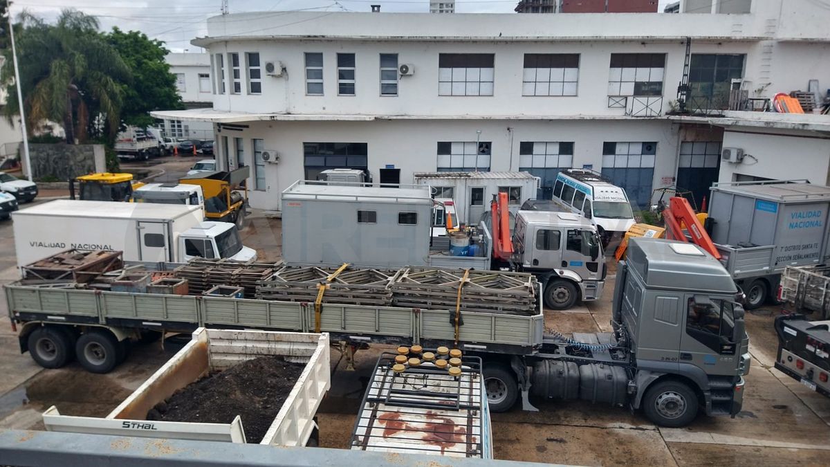 La base del Puente Bailey se colocó este jueves sobre el puente Carretero Santa Fe - Santo Tomé: los trabajos continúan el viernes