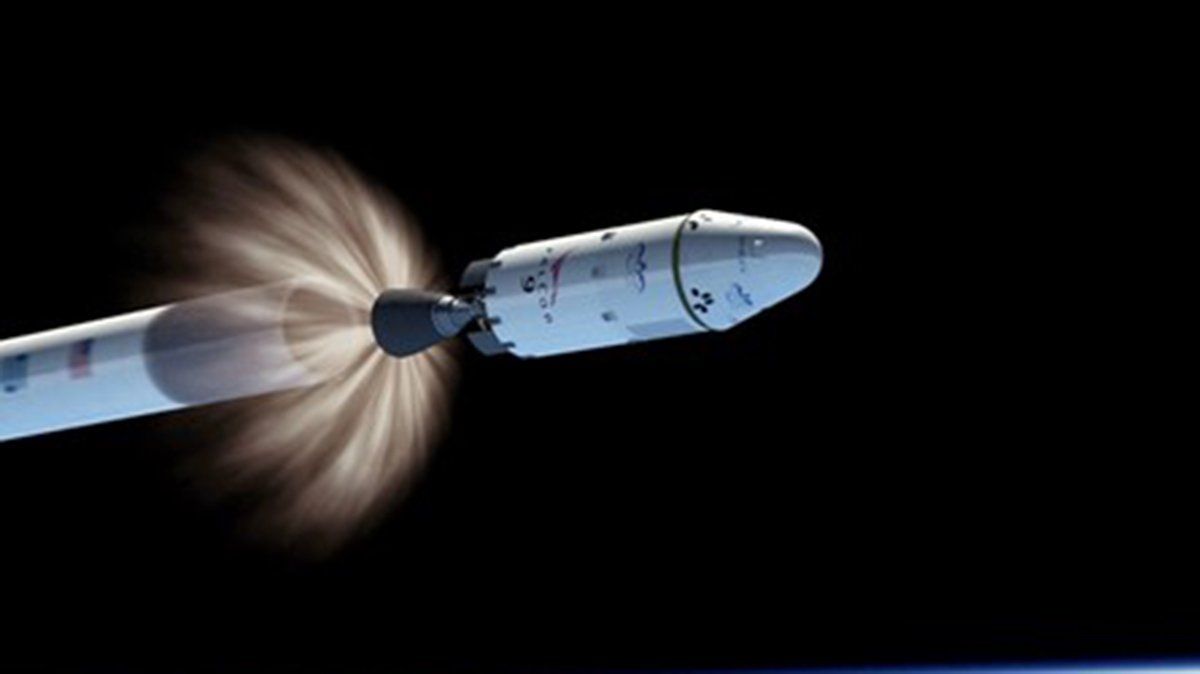 Cuando cumple su misión de lanzamiento, el cohete se separa de la etapa principal (segunda etapa) y la primera etapa regresa a la Tierra para ser reutilizada. Es la segunda etapa la que impactará a la Luna.