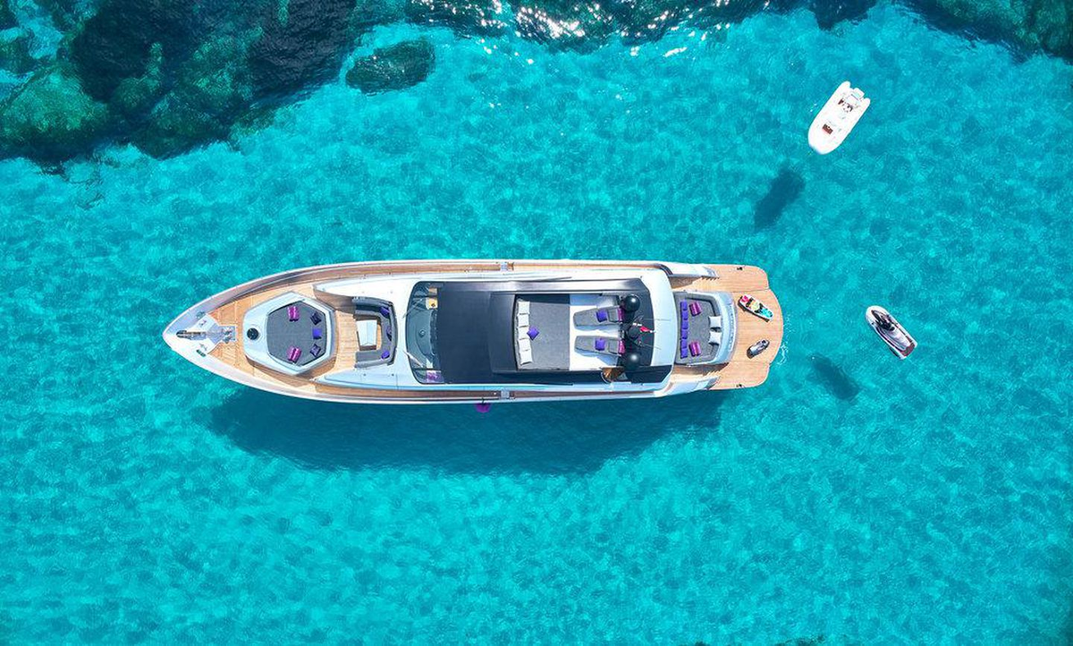 Shalimar II. El yate en el que vacionan Messi y Roccuzzo. 