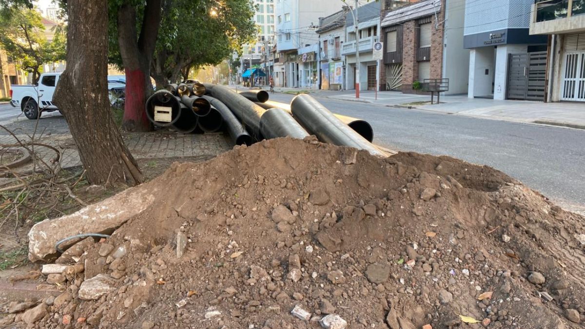 La cloaca máxima se extiende a lo largo de unos 3.200 metros, desde la cancha de Club Atlético Unión hasta el Club Regatas.