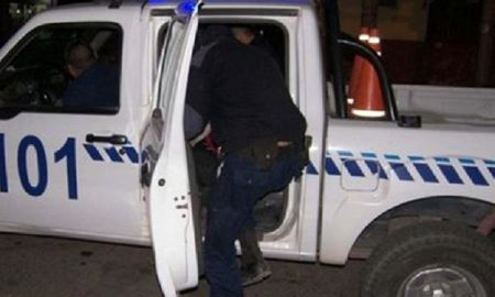 entregaba a sus dos hijas menores a un jubilado para que las viole y prostituia a las amiguitas
