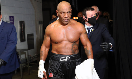 Mike Tyson rechazó una oferta millonario para un combate con Evander Holyfield, el 29 de mayo en Miami. Mike Tyson rechazó una oferta millonario para un combate con Evander Holyfield, el 29 de mayo en Miami.