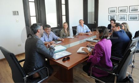 Transición en Santa Fe: se reunen los equipos económicos de Jatón y Poletti. Transición en Santa Fe: se reunen los equipos económicos de Jatón y Poletti.