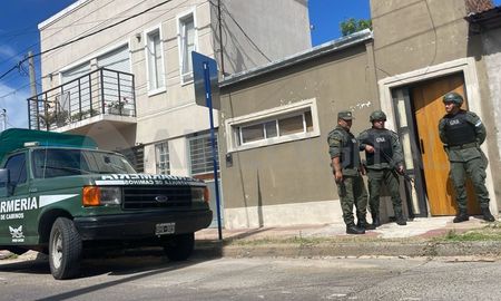 La Justicia ordenó allanamientos en propiedades del senador detenido con dólares sin justificar en Paraguay. La Justicia ordenó allanamientos en propiedades del senador detenido con dólares sin justificar en Paraguay.