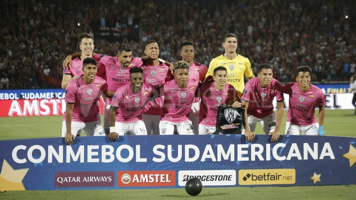 El equipo de Independiente del Valle antes de salir a jugar la final de la Copa Sudamericana