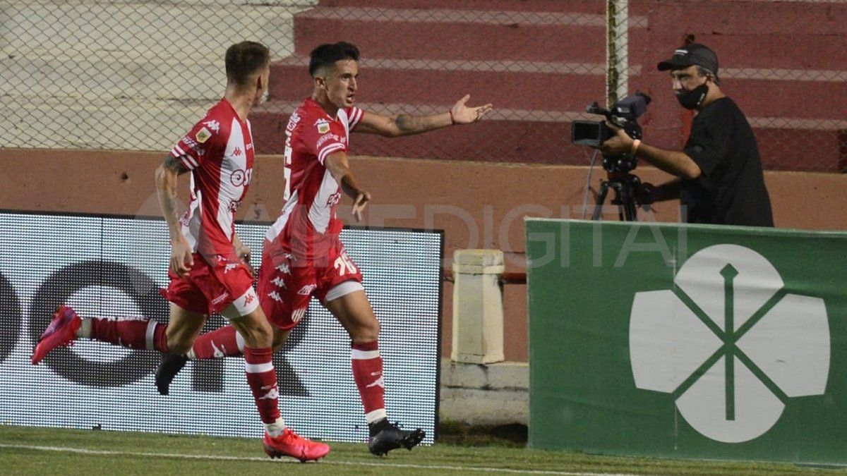 Unión se juega una ficha importante ante Boca en Santa Fe. AIRE transmite desde las 16 horas.