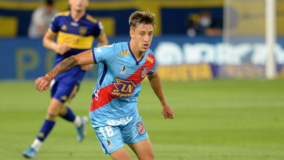 Julián Navas defendiendo los colores de Arsenal de Sarandi. Julián Navas defendiendo los colores de Arsenal de Sarandi.