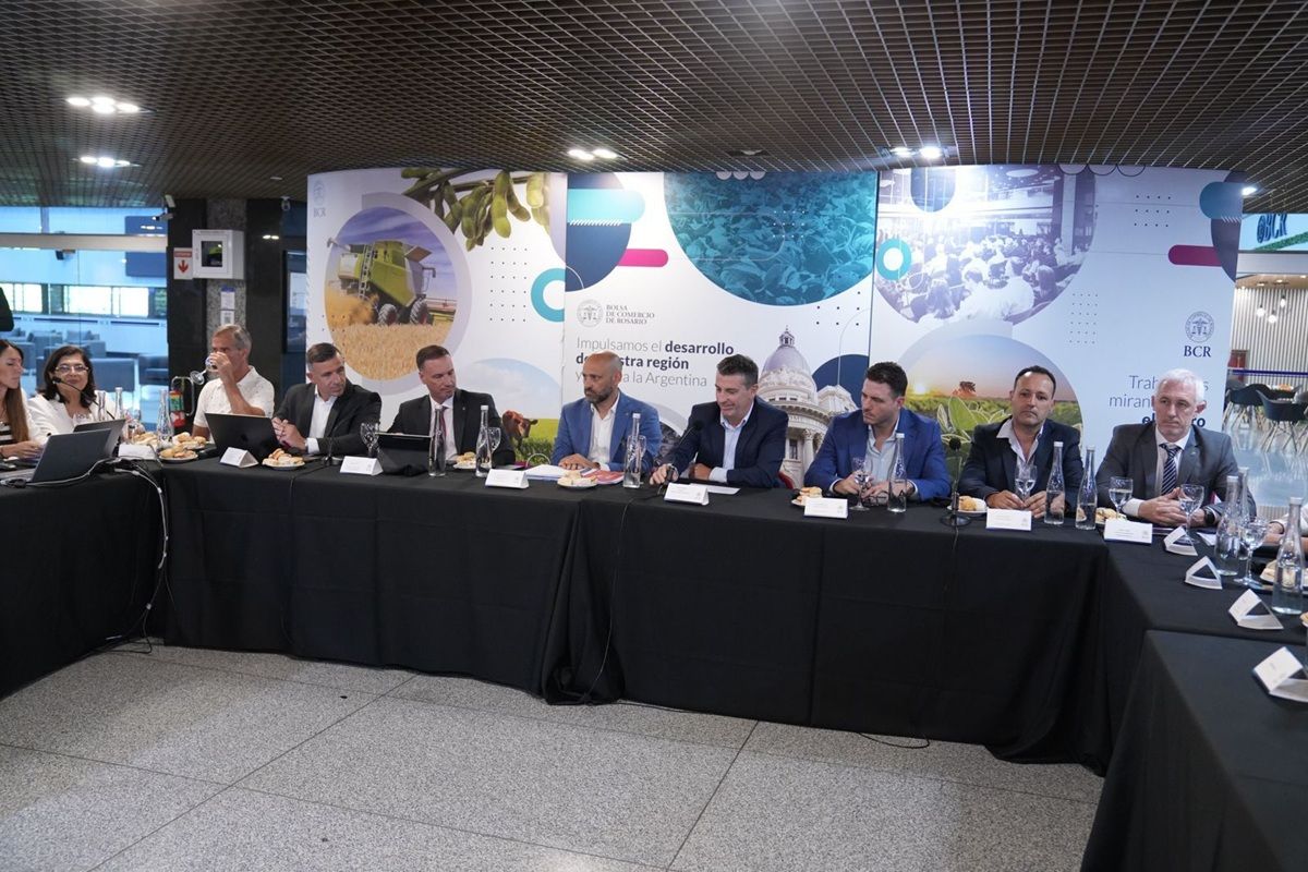 Provincia presentó en la Bolsa de Comercio de Rosario el proyecto de Circuito de Ingreso a Puertos ante entidades del sector.