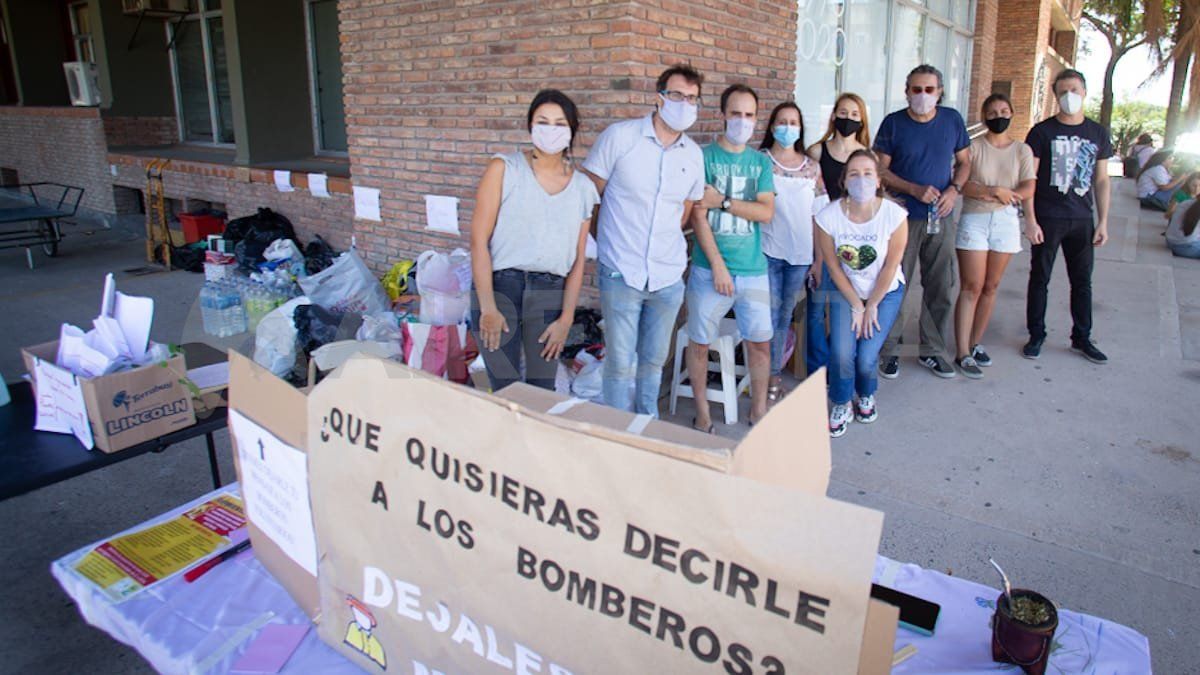 El equipo de voluntarios que trabajó este lunes en Ciudad Universitaria.