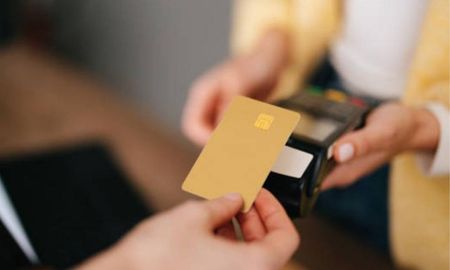 La morosidad con tarjetas de crédito crece en Argentina: tasas altísimas, salarios estancados y un consumo que no afloja. La morosidad con tarjetas de crédito crece en Argentina: tasas altísimas, salarios estancados y un consumo que no afloja.