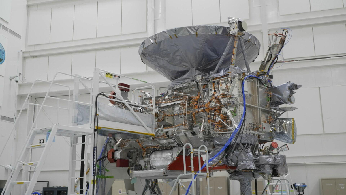 La nave espacial Europa Clipper de la NASA viajará a Europa, la luna helada de Júpiter. La nave espacial Europa Clipper de la NASA viajará a Europa, la luna helada de Júpiter.