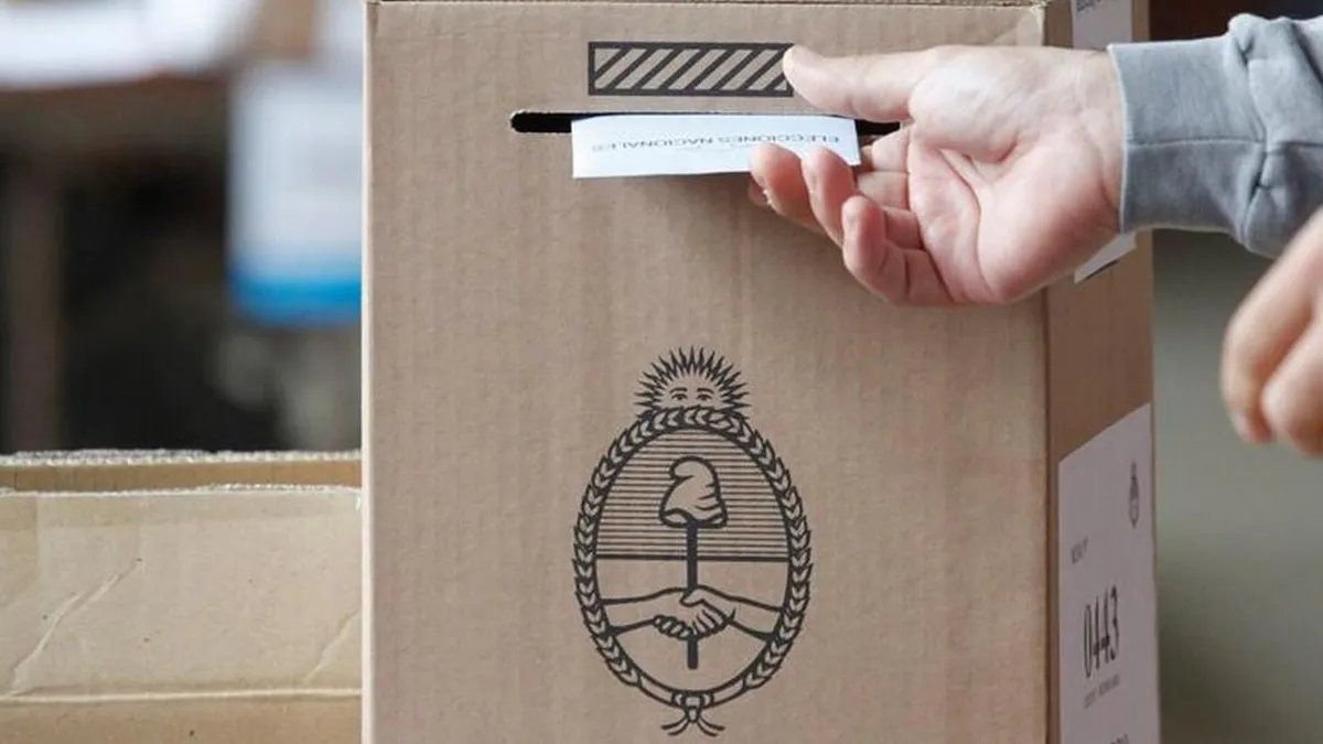 Elecciones Noviembre 2021: cómo anotarse para ser autoridad de mesa y cuánto cobrarán