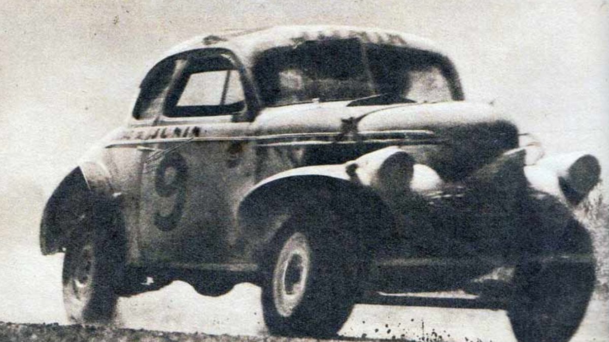 Marcilla obtuvo su primera victoria en el Turismo Carretera el 12 de enero de 1941: fue en las 12 Horas de Rafaela, que duró poco más de medio día, se disputó sobre un circuito de tierra compactada de 11,757 kilómetros, y que fue la primera vez en su historia que la categoría se presentó en la Perla del Oeste Santafesino. Marcilla obtuvo su primera victoria en el Turismo Carretera el 12 de enero de 1941: fue en las 12 Horas de Rafaela, que duró poco más de medio día, se disputó sobre un circuito de tierra compactada de 11,757 kilómetros, y que fue la primera vez en su historia que la categoría se presentó en la Perla del Oeste Santafesino.