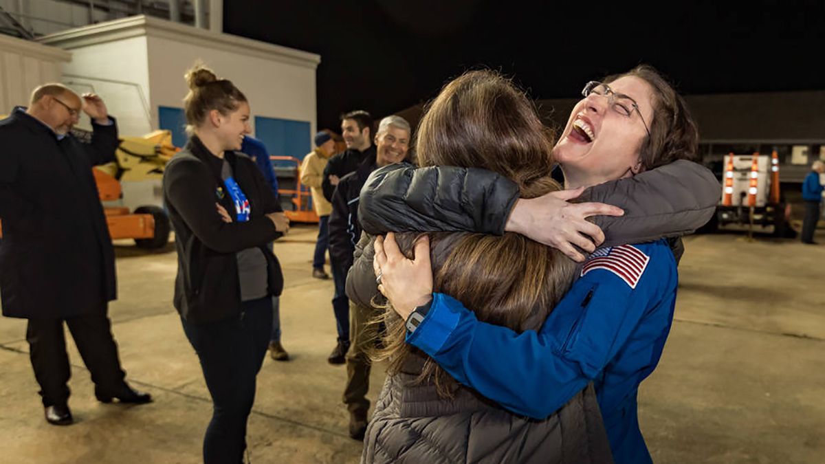 La astronauta de la Nasa, Christina Koch, batió el récord a la permanencia de una mujer en el espacio con 289 días.