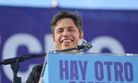 El gobernador de la provincia de Buenos Aires, Axel Kicillof, advirtió este viernes que si Manuel Adorni fuera peronista estaría preso. El gobernador de la provincia de Buenos Aires, Axel Kicillof, advirtió este viernes que si Manuel Adorni fuera peronista estaría preso.