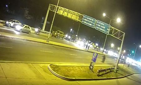 Un joven de 16 años fue trasladado al hospital Cullen, su estado es reservado. Un joven de 16 años fue trasladado al hospital Cullen, su estado es reservado.