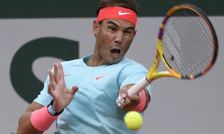 Rafael Nadal derrotó a Egor Gerasimov en la primera ronda de Roland Garros. Rafael Nadal derrotó a Egor Gerasimov en la primera ronda de Roland Garros.