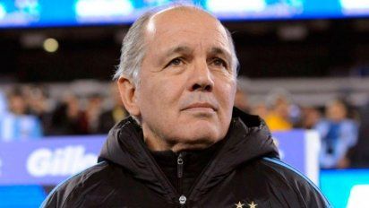 Alejandro Sabella sigue internado en terapia intensiva y su estado es reservado