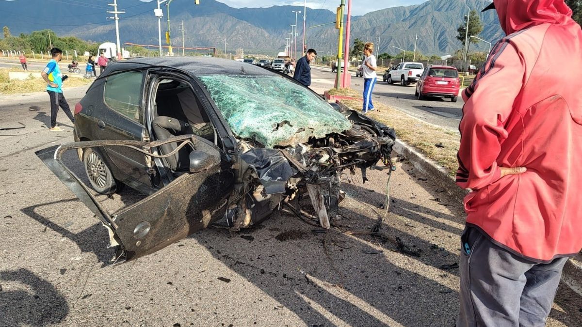 Así quedó uno de los vehículos involucrados en el fatal accidente.
