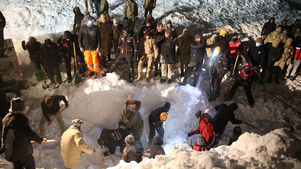 La mayor cantidad de víctimas se registró cuando varios equipos de rescate buscaban desaparecidos de una avalancha anterior.