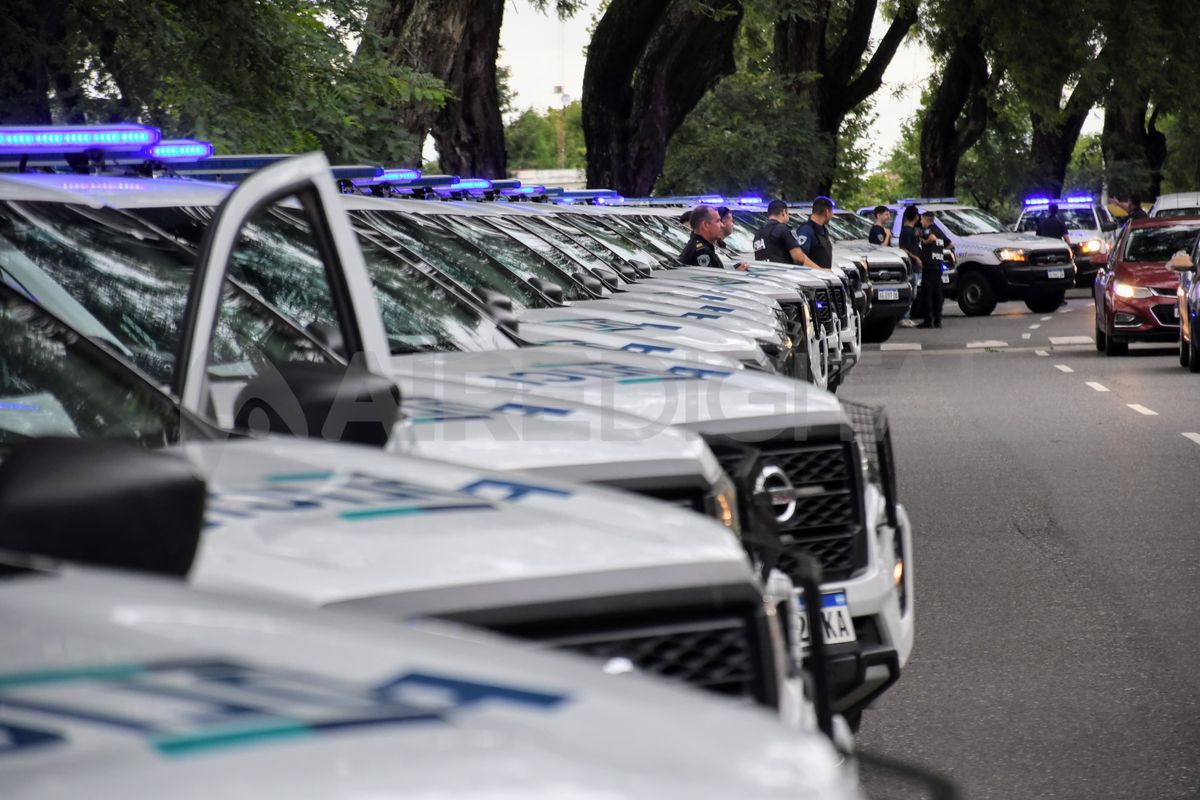 La Provincia de Buenos Aires envió 80 camionetas a Rosario. La Provincia de Buenos Aires envió 80 camionetas a Rosario.