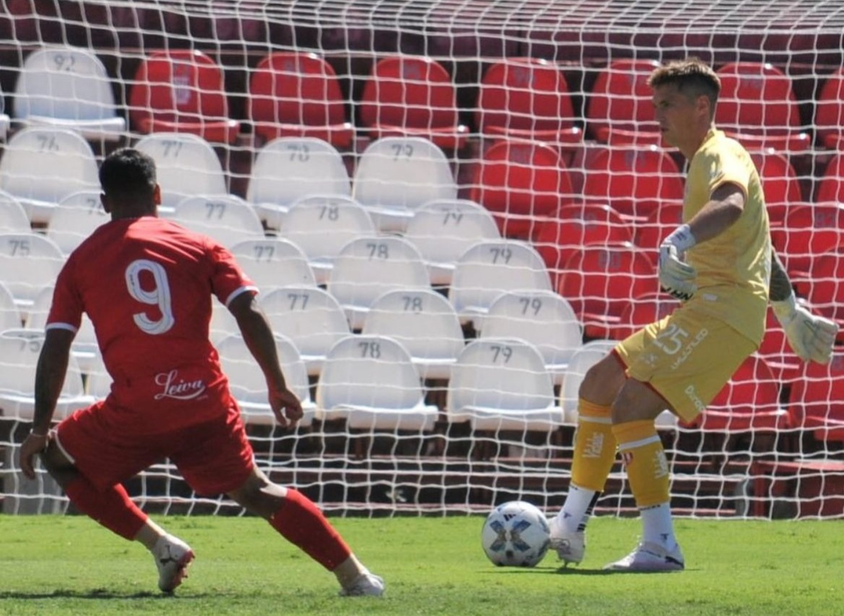 Thiago Cardozo fue titular en la victoria 1-0 de la Reserva de Unión vs. Huracán. Thiago Cardozo fue titular en la victoria 1-0 de la Reserva de Unión vs. Huracán.