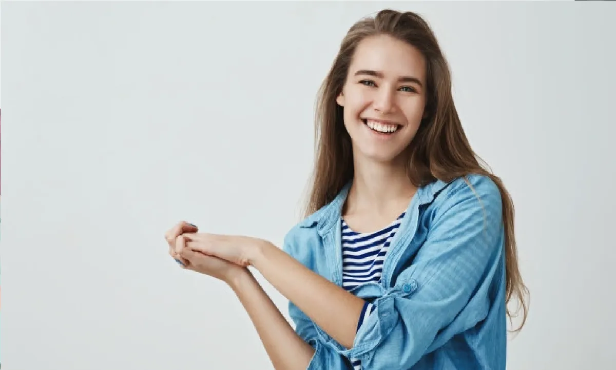 Utilizan la ironía para decir una cosa y dar a entender una completamente diferente.