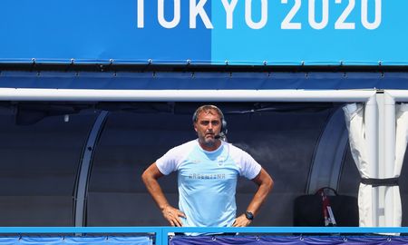Carlos Chapa Retegui, DT de las Leonas, celebró el pase a la final de los Juegos Olímpicos de Tokio y aseguró que pelearán por quedarse con la medalla de oro. Carlos Chapa Retegui, DT de las Leonas, celebró el pase a la final de los Juegos Olímpicos de Tokio y aseguró que pelearán por quedarse con la medalla de oro.