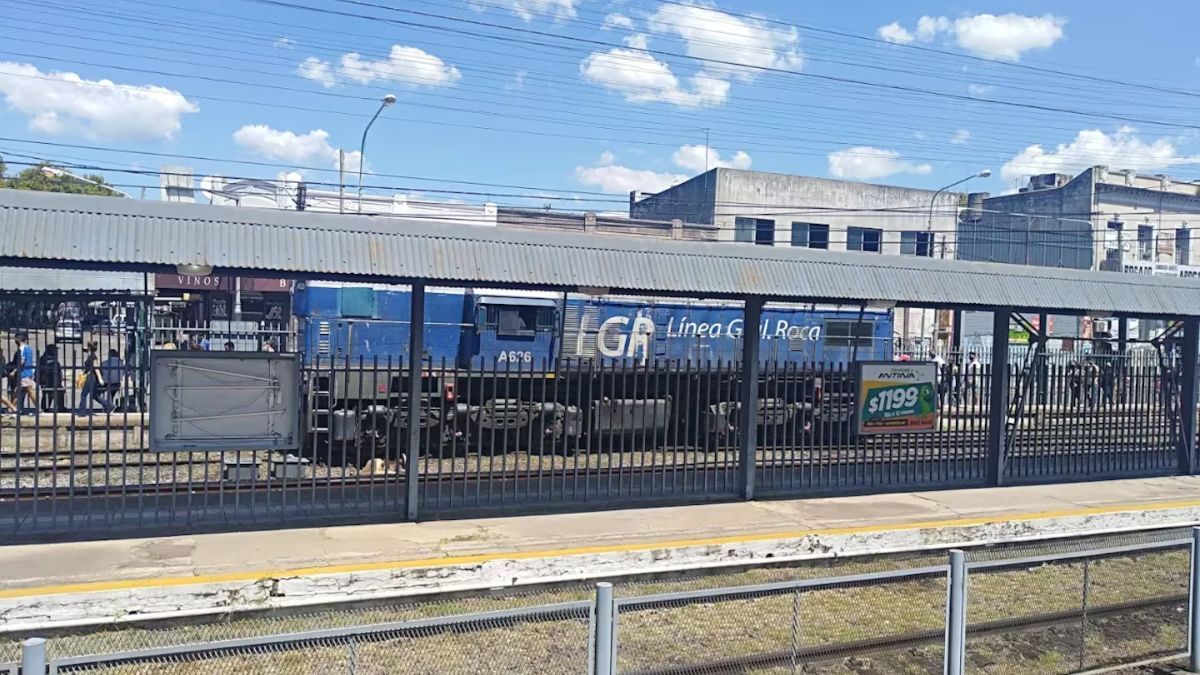 La pareja de la víctima murió tras arrojarse al paso de una formación del tren Sarmiento. La pareja de la víctima murió tras arrojarse al paso de una formación del tren Sarmiento.