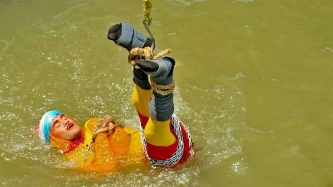 Escapismo fallido: un mago murió intentando imitar el famoso truco de Harry Houdini