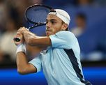 Francisco Cerúndolo se quedó con el duelo entre argentinos frente a Guido Pella y avanzó a segunda ronda del Abierto de Australia. Francisco Cerúndolo se quedó con el duelo entre argentinos frente a Guido Pella y avanzó a segunda ronda del Abierto de Australia.