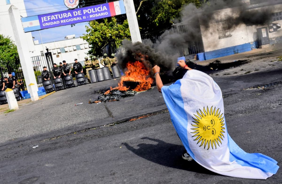 Conflicto con la policía en Santa Fe: claves para entender el tema