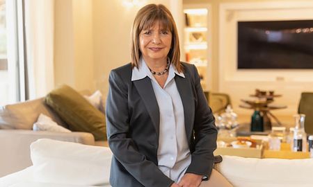 Patricia Bullrich nació el 11 de junio de 1956 en Buenos Aires. Patricia Bullrich nació el 11 de junio de 1956 en Buenos Aires.