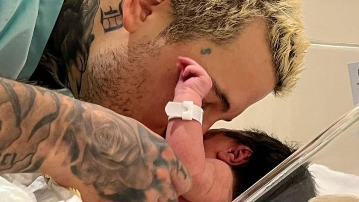 Hace muy poco, Alex Caniggia y Melody Luz le dieron la bienvenida a su primogénita, Venezia. Hace muy poco, Alex Caniggia y Melody Luz le dieron la bienvenida a su primogénita, Venezia.