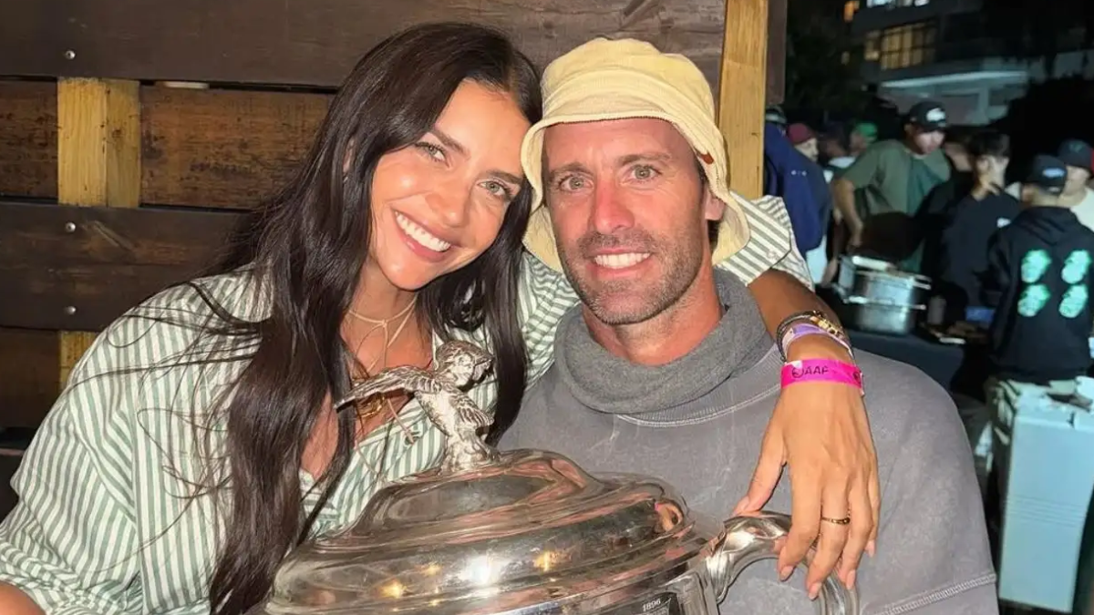 Sabrina Rojas habría estado a los besos con un exnovio de Zaira Nara. Sabrina Rojas habría estado a los besos con un exnovio de Zaira Nara.