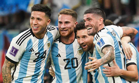 Alexis Mac Alliter, Enzo Fernández, Lionel Messi y Rodrigo De Paul durante el Mundial de Qatar 2022. Alexis Mac Alliter, Enzo Fernández, Lionel Messi y Rodrigo De Paul durante el Mundial de Qatar 2022.