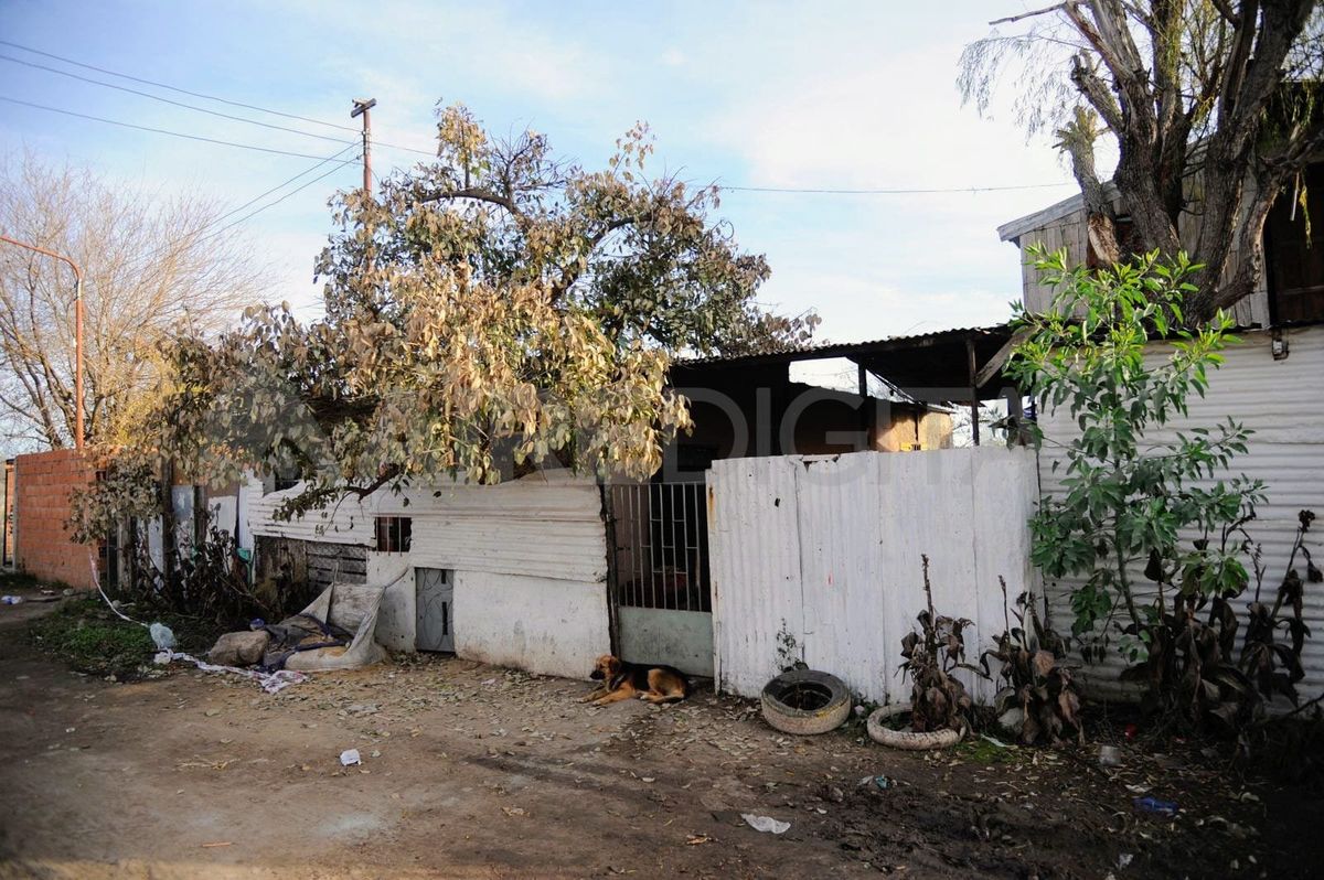 La beba Geraldine Gómez murió en el criminal ataque a balazos contra esta vivienda en Villa Gobernador Gálvez.