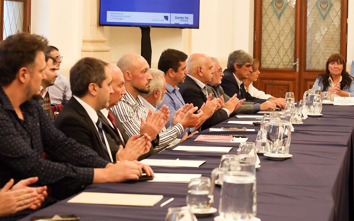 El encuentro se llevó a cabo en el Salón Blanco de Casa de Gobierno.