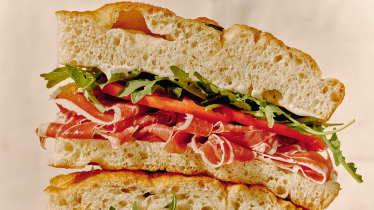 Focaccia rellena de Dolli Irigoyen: el truco de la burrata para un sándwich extra cremoso