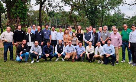 Grupo Vistage Santa Fe en la reunión intergrupal en Paraguay. Grupo Vistage Santa Fe en la reunión intergrupal en Paraguay.