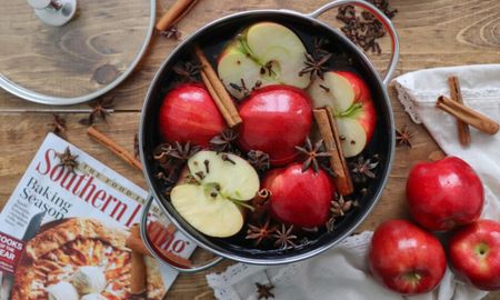 Hervir manzana con canela. Hervir manzana con canela.
