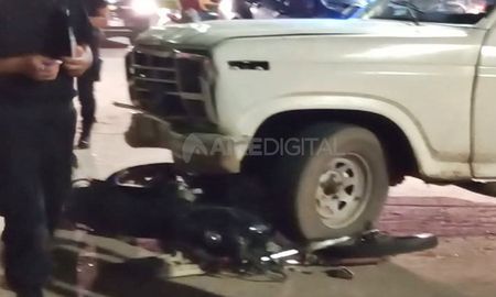 El joven que se trasladaba en la moto resultó herido y fue trasladado al Cullen. El joven que se trasladaba en la moto resultó herido y fue trasladado al Cullen.