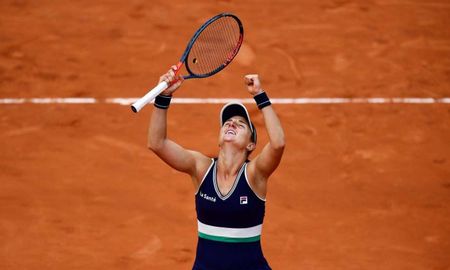 Nadia Podoroska hizo historia al alcanzar las semifinales de Roland Garros tras vencer a la ucraniana Svitolina. Nadia Podoroska hizo historia al alcanzar las semifinales de Roland Garros tras vencer a la ucraniana Svitolina.