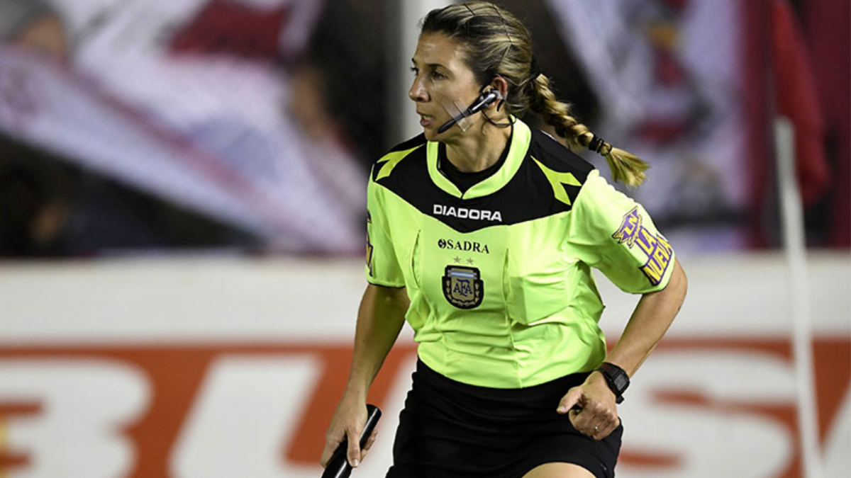 Quién es Gisela Trucco, la árbitro santafesina que estará en Lanús vs. Unión. Quién es Gisela Trucco, la árbitro santafesina que estará en Lanús vs. Unión.