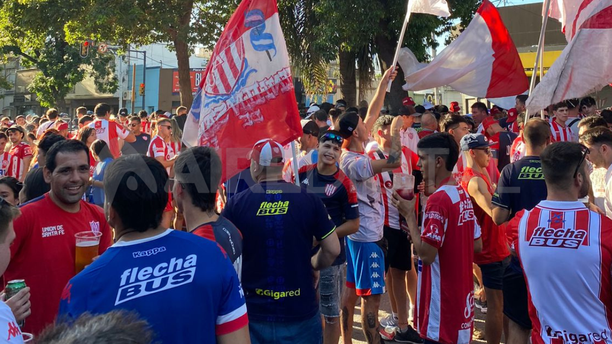 Cambian las previas en Unión para mejorar la convivencia con los vecinos: reubican los puestos de comidas.
