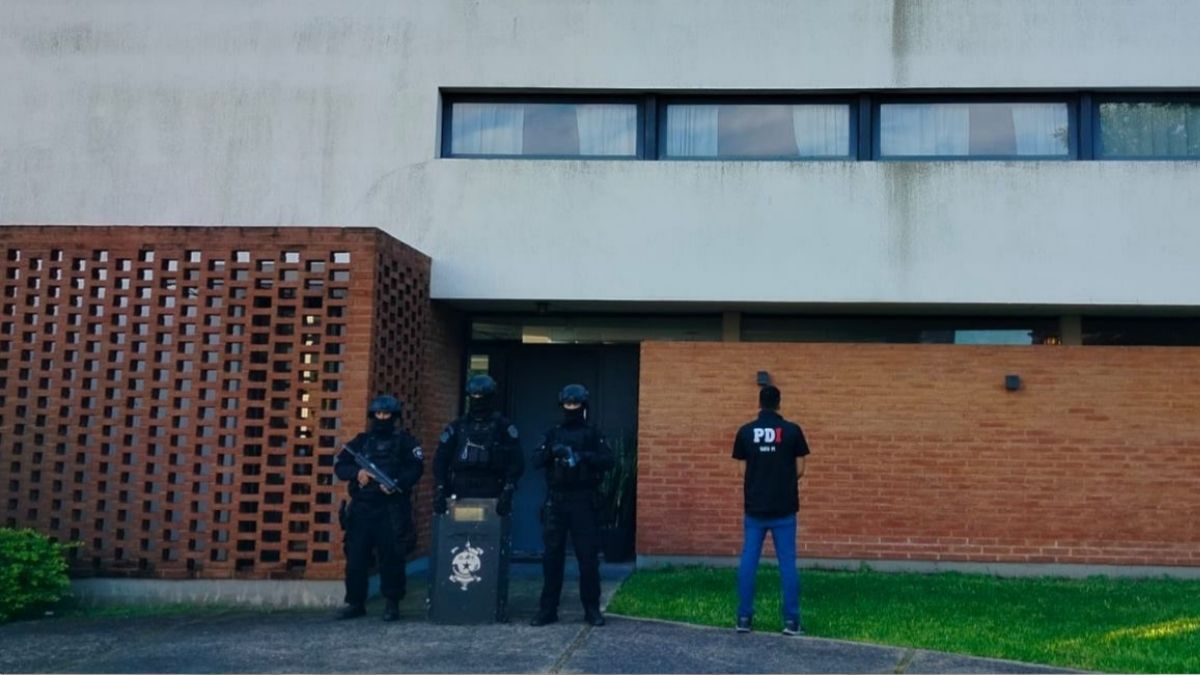 La PDI investiga la difusión de plataformas de apuestas no autorizadas a través de redes sociales, con posible alcance a menores de edad. La PDI investiga la difusión de plataformas de apuestas no autorizadas a través de redes sociales, con posible alcance a menores de edad.