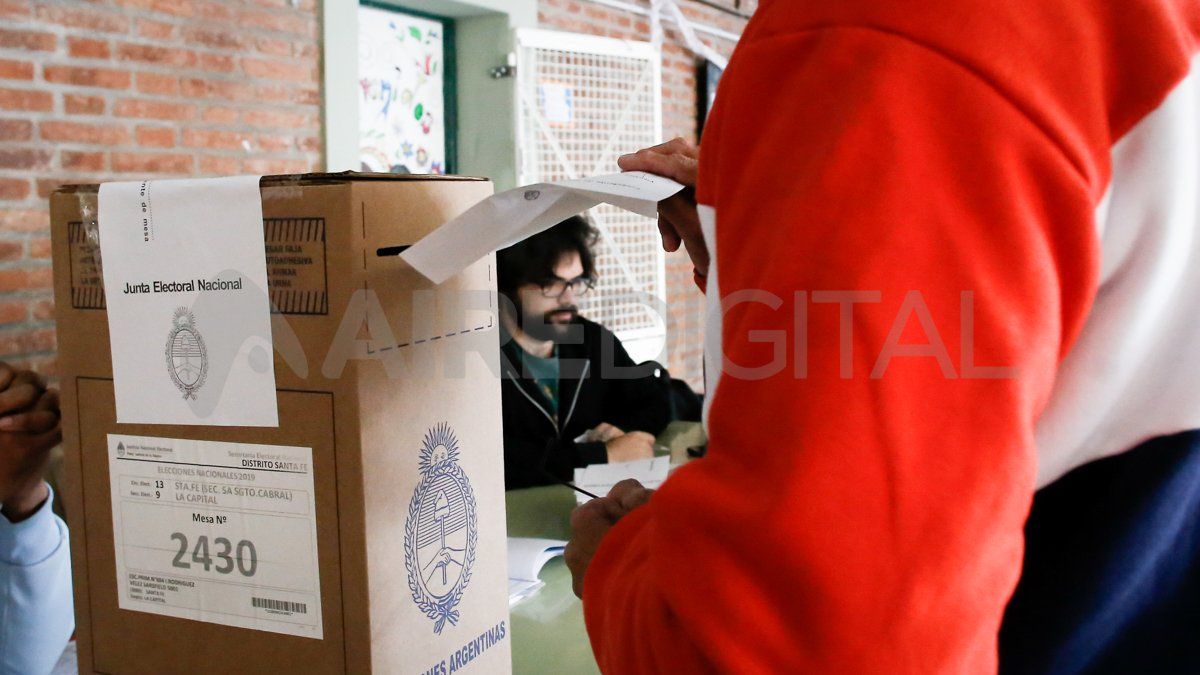 Se eligen diputados y senadores nacionales, concejales, intendentes y presidentes comunales este domingo.