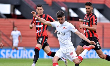 Estudiantes derrotó a Patronato a domicilio y sigue de cerca a Talleres y Lanús, en lo alto de la tabla del Torneo de la Liga Profesional. Estudiantes derrotó a Patronato a domicilio y sigue de cerca a Talleres y Lanús, en lo alto de la tabla del Torneo de la Liga Profesional.